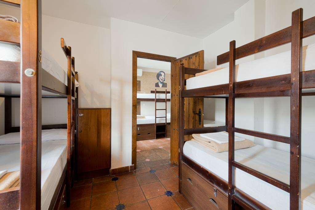 Oasis Backpackers' Hostel Granada Room photo
